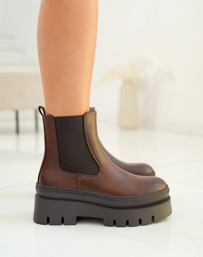 Bottines femme marron style Chelsea avec plateforme épaisse et semelle crantée