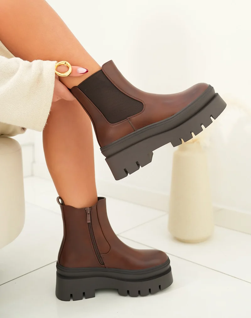 Bottines femme marron style Chelsea avec plateforme épaisse et semelle crantée