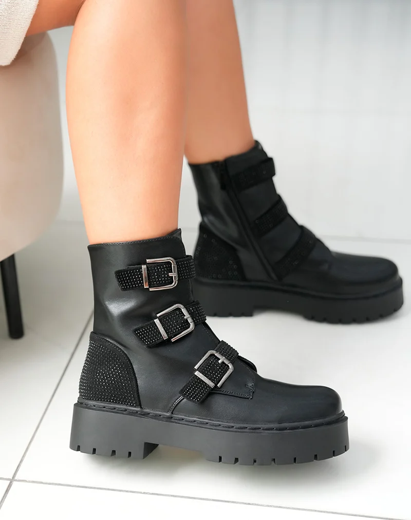 Bottines Femme Noires à Semelle Géante et Sangles Strassées