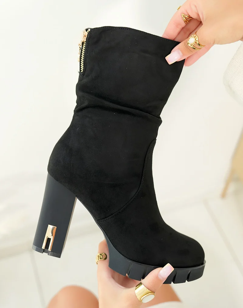 Bottines noires effet daim à talons avec détail doré pour femme