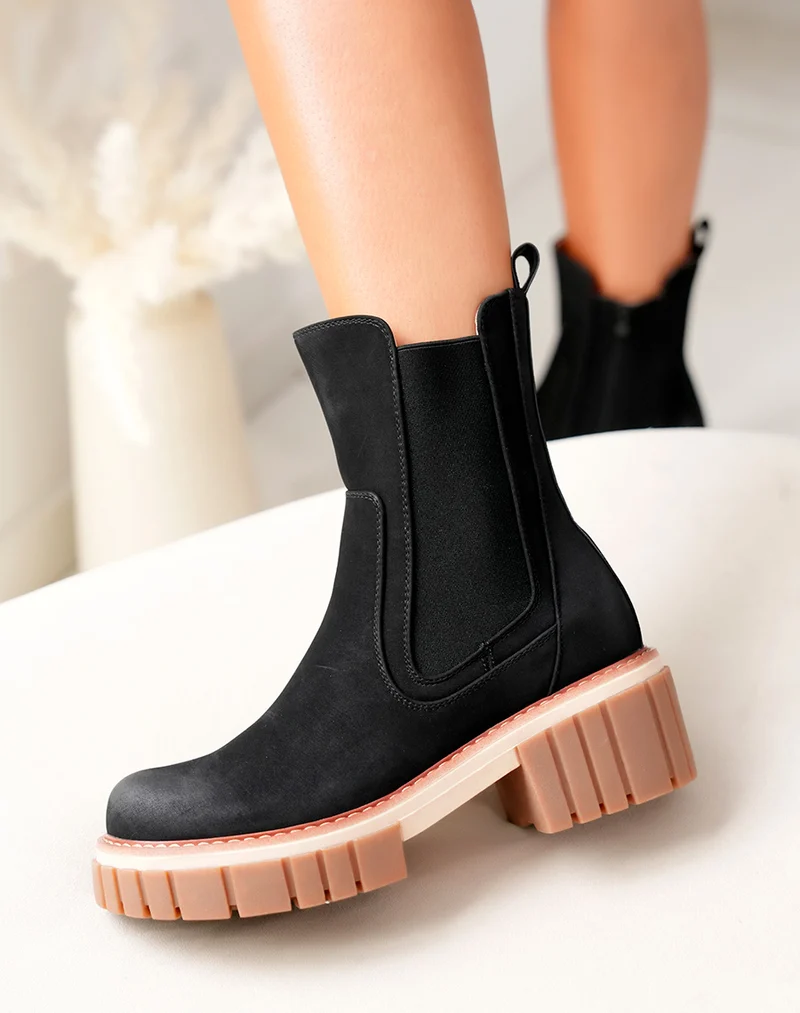 Bottines Montantes Noires à Semelle Crantée Marron - Alliance de Confort et Style