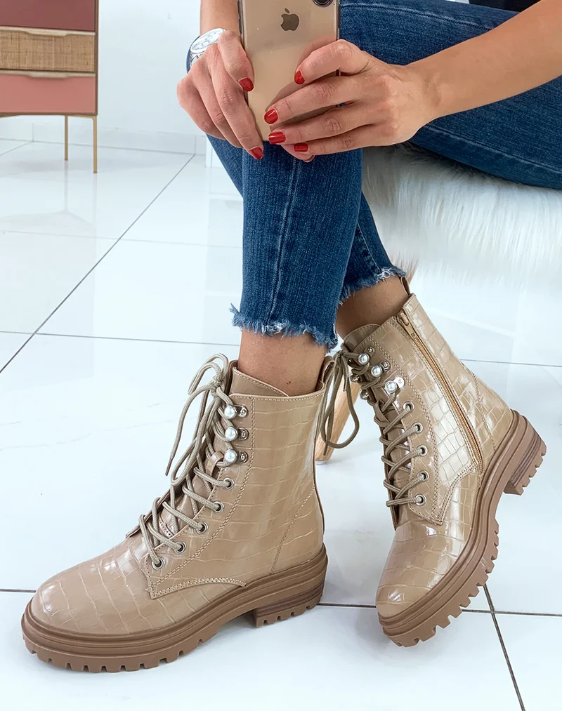 Bottines montantes beiges effet croco
