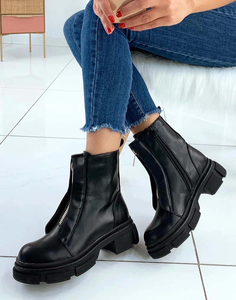 Bottines hautes noires à détail dorés