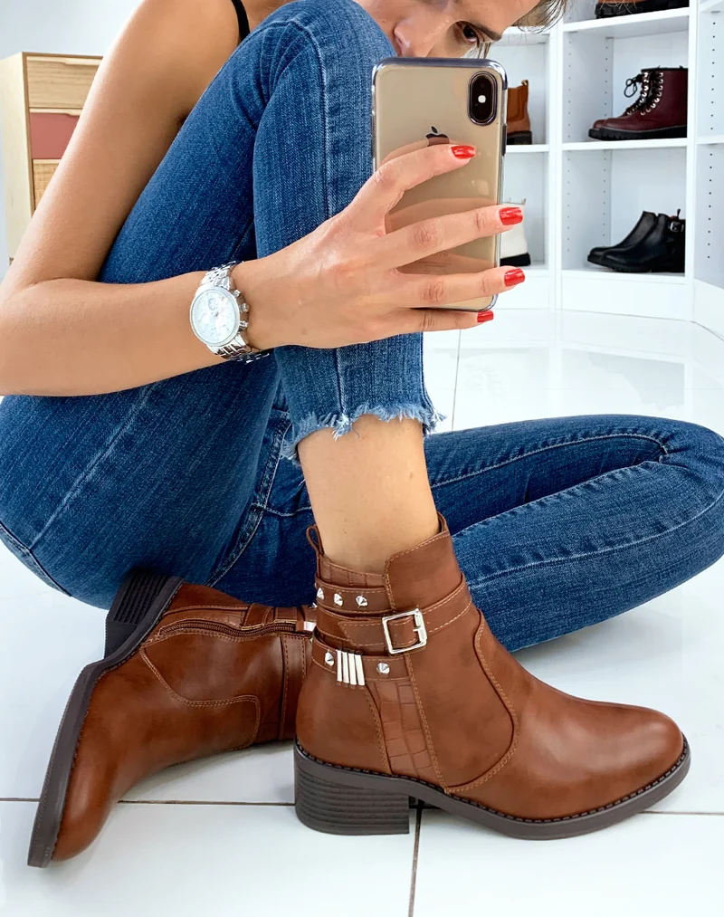 Bottines basses camel à détails argentés