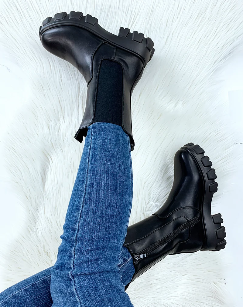 Bottes mi-mollet noires avec semelle crantée épaisse