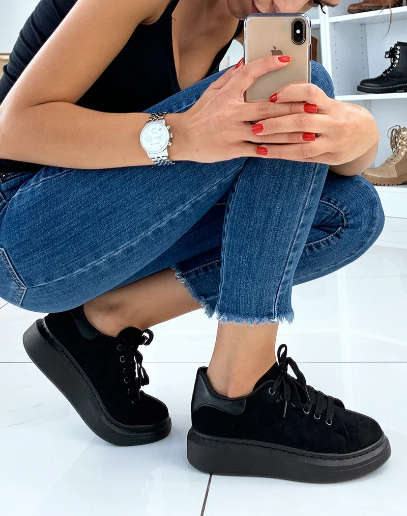 Baskets en suédine noire à plateforme