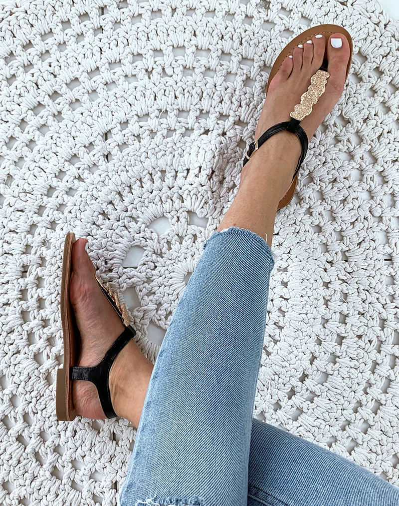 Nu-pieds noires?? bijoux dor?s?frapp?s