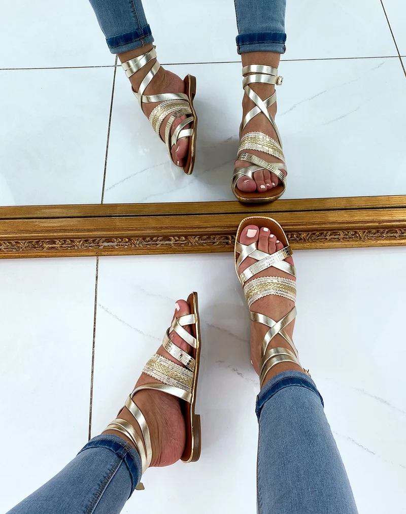 Nu-pied en cuir dorée à bride nouée