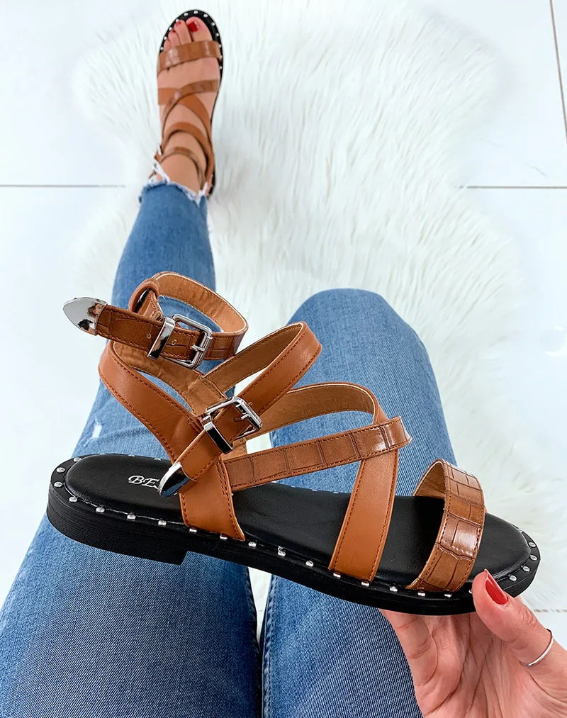Nu-pied camel à semelle cloutée