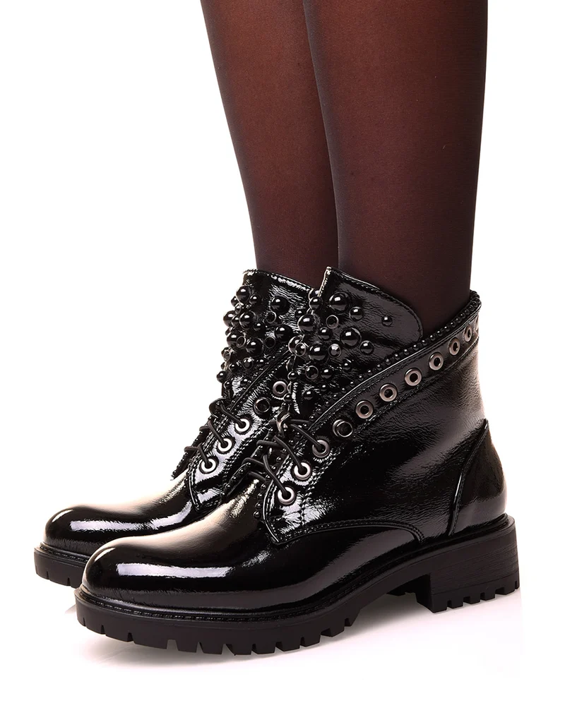 Bottine noire vernis ajouré de perles et de strass