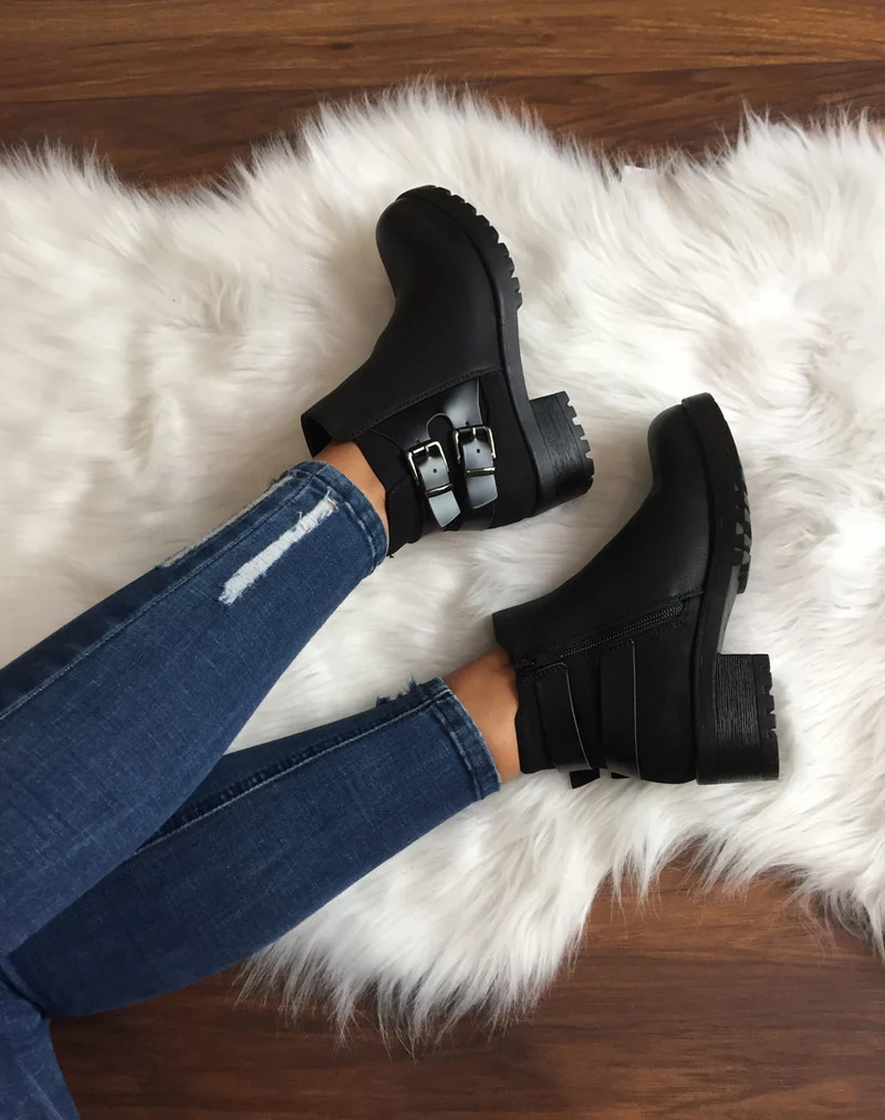 Bottines noires à semelle crantée