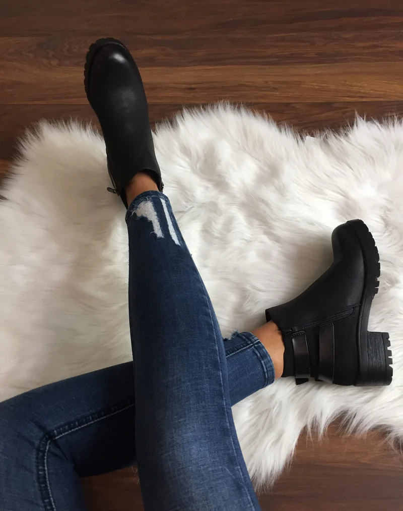 Bottines noires à semelle crantée