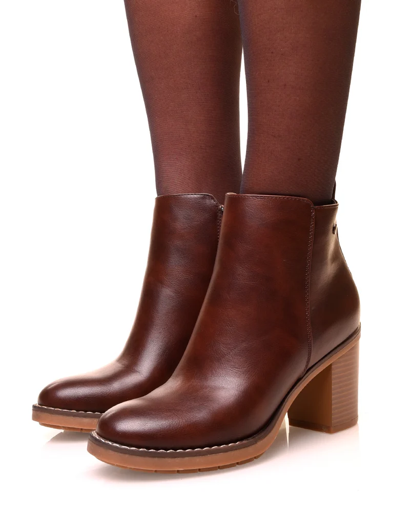 Bottines marrons à talons carrés