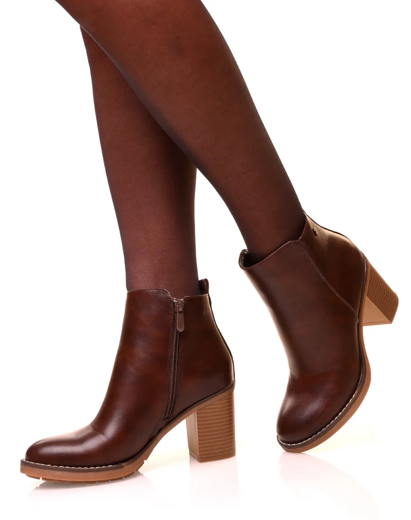 Bottines marrons à talons carrés