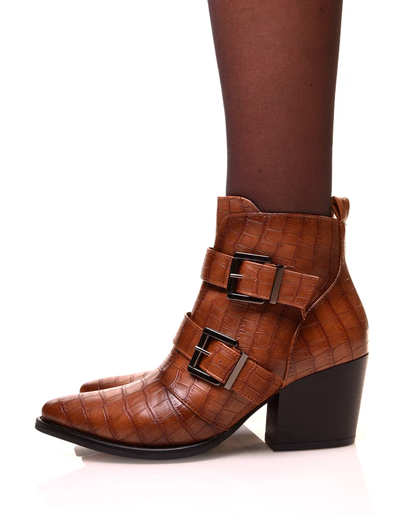 Bottines camel à talons et à effet croco