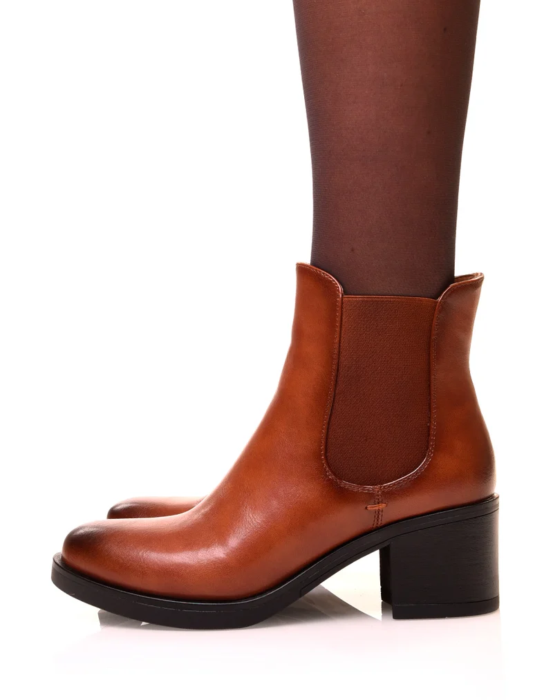 Bottines à talons carrés camel