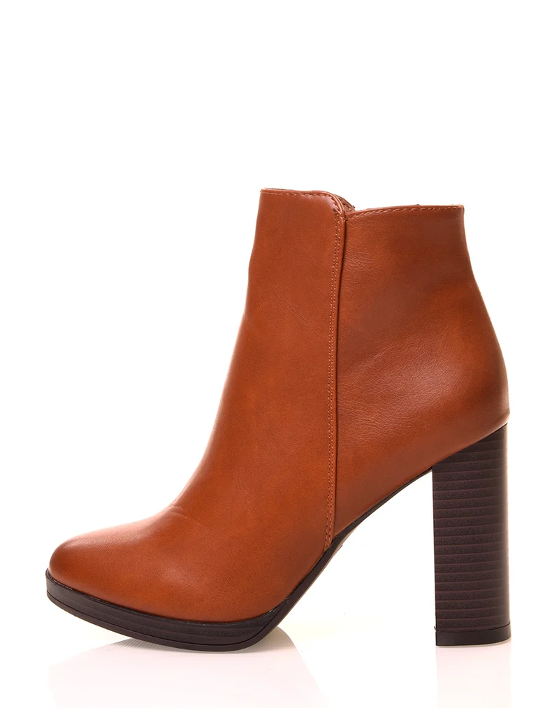 Bottines à talons carrés camel