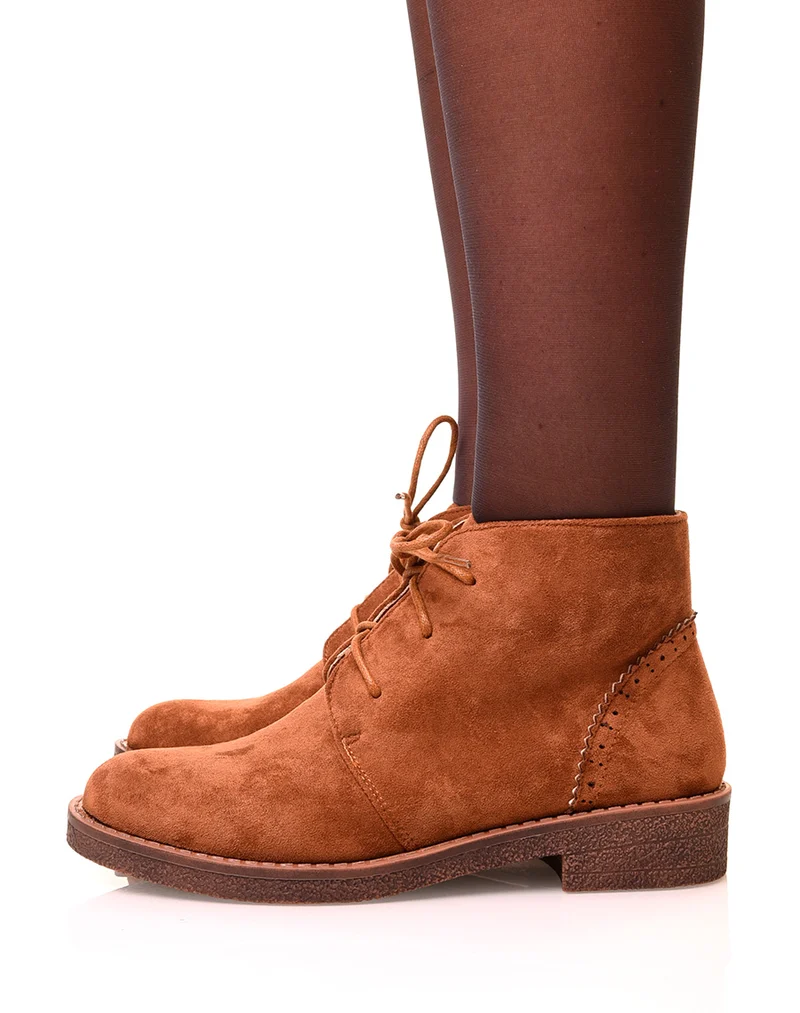 Bottines camel montantes en suédine à lacets