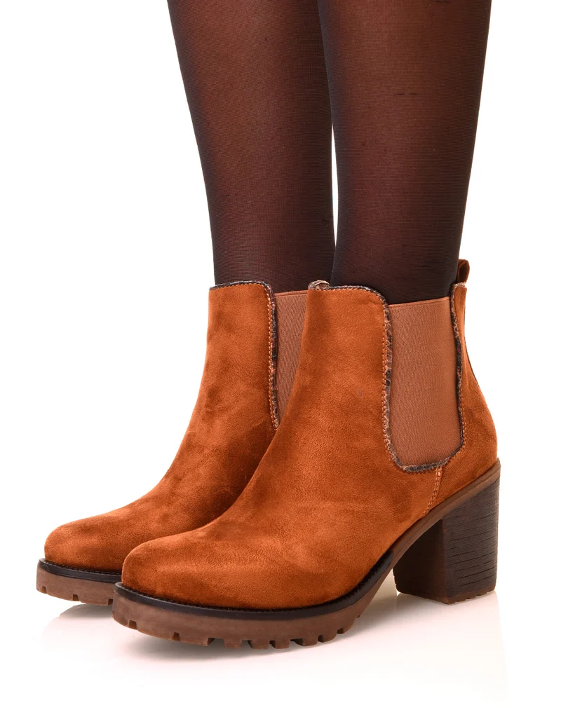 Bottines camel en suédine à petit talon