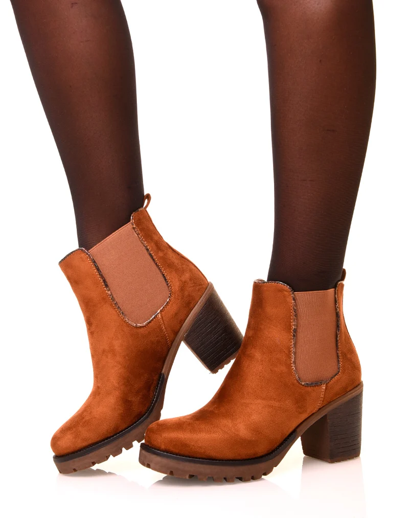 Bottines camel en suédine à petit talon