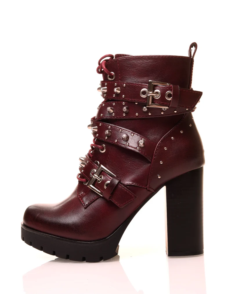 Bottines bordeaux à lanières cloutées à talons
