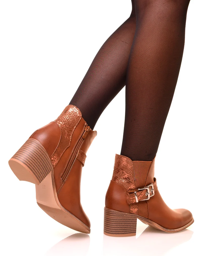 Bottines camelles à talon moyen