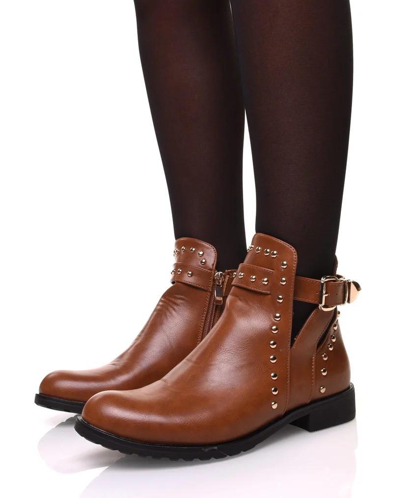 Bottines camelles ajourés à clous
