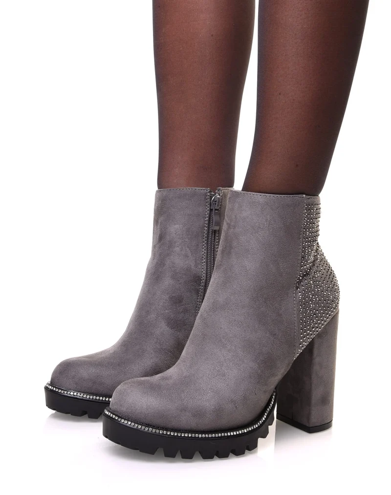 Chelsea boots grises en suédine à détails strass et talons
