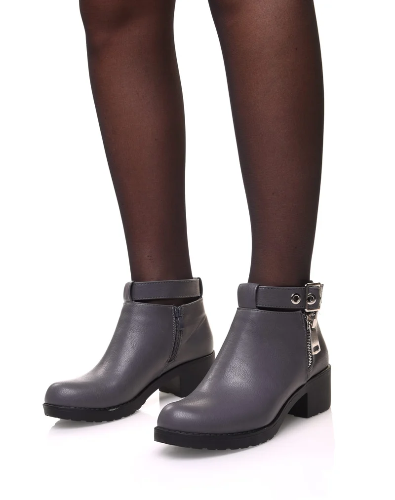 Bottines grises à boucles chevilles