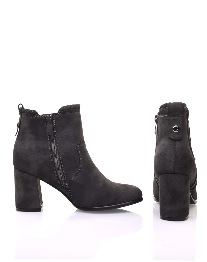 Bottines à talons grises en suédine et détails torsadés