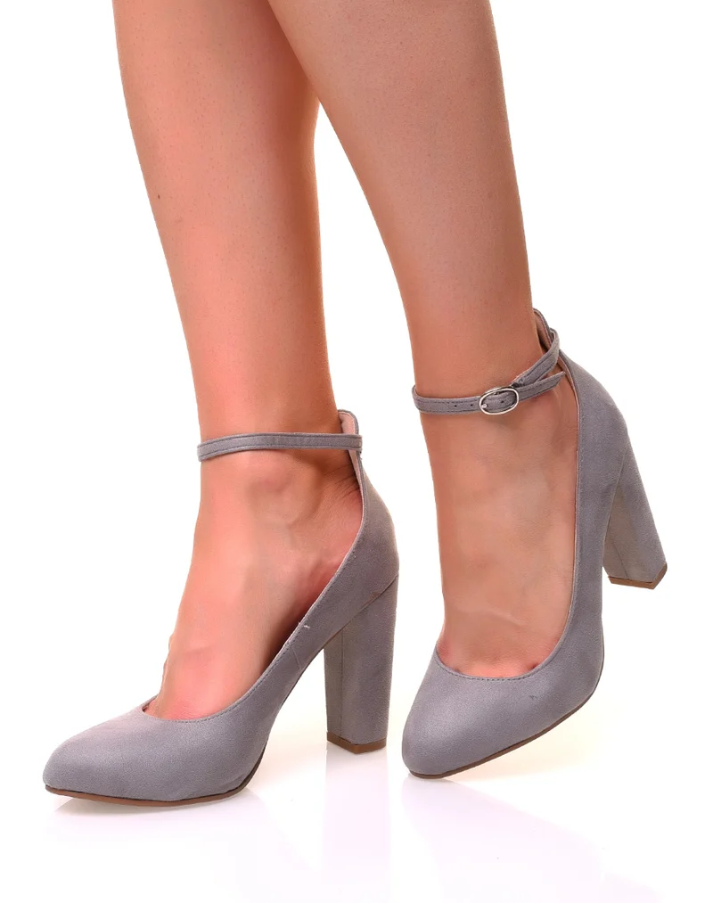 Escarpins en suédine gris à talons hauts carrés