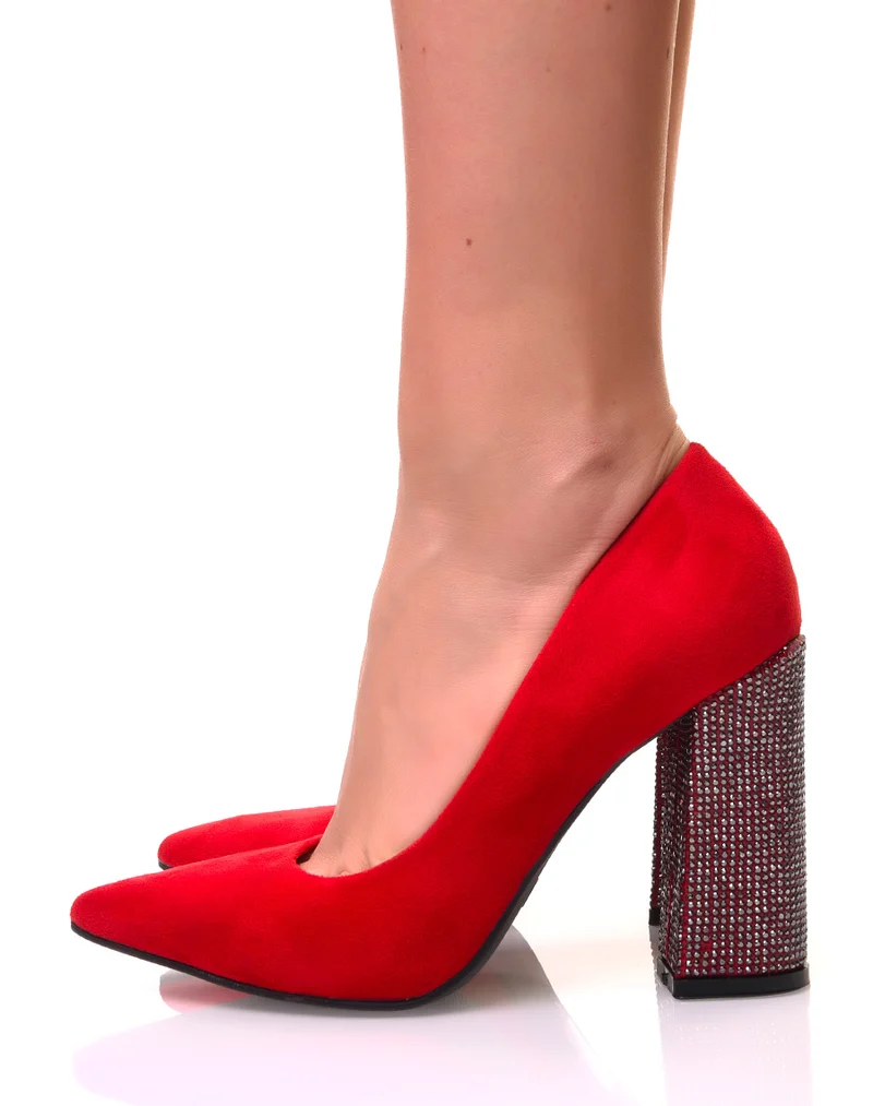 Escarpins en suédine rouges à talons à strass carrés