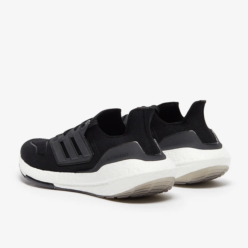 adidas Ultraboost 22