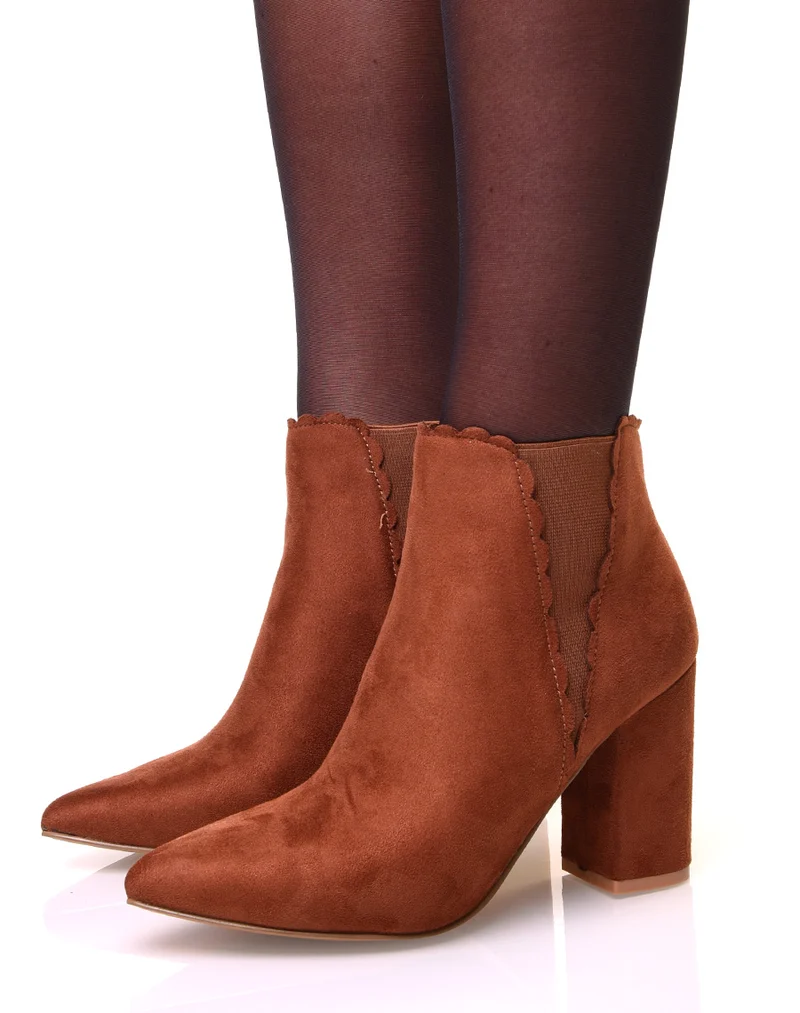Bottines en suédines à bout pointus camel