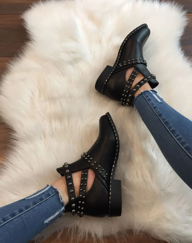 Bottines cloutés noires