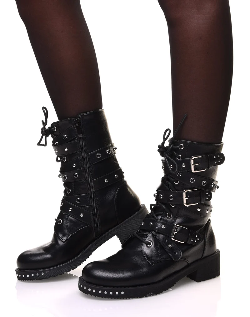Bottines montantes à lacets et sangles à détails clous