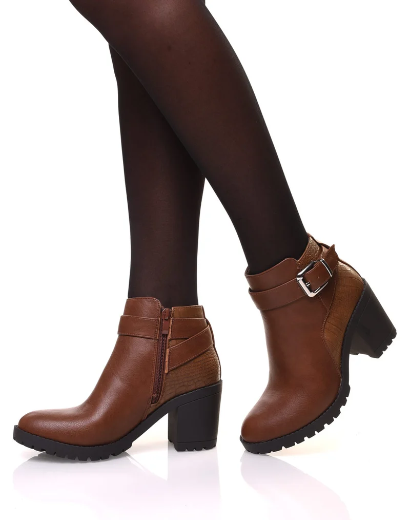 Bottines camelles à talon et détails croco
