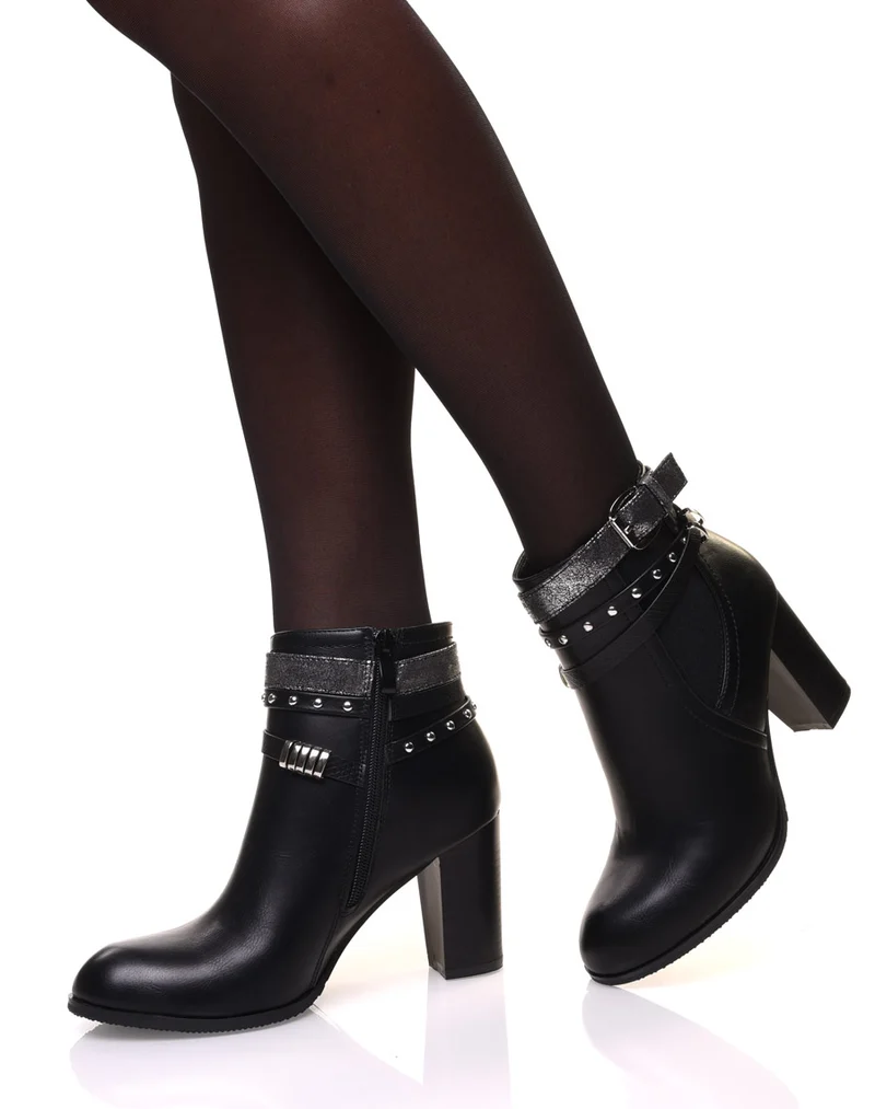 Bottines noires à talon avec de multiples sangles