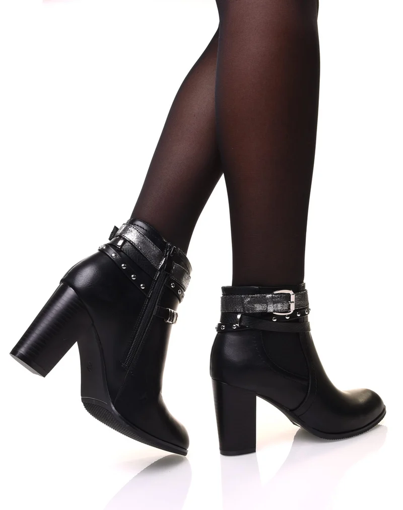 Bottines noires à talon avec de multiples sangles