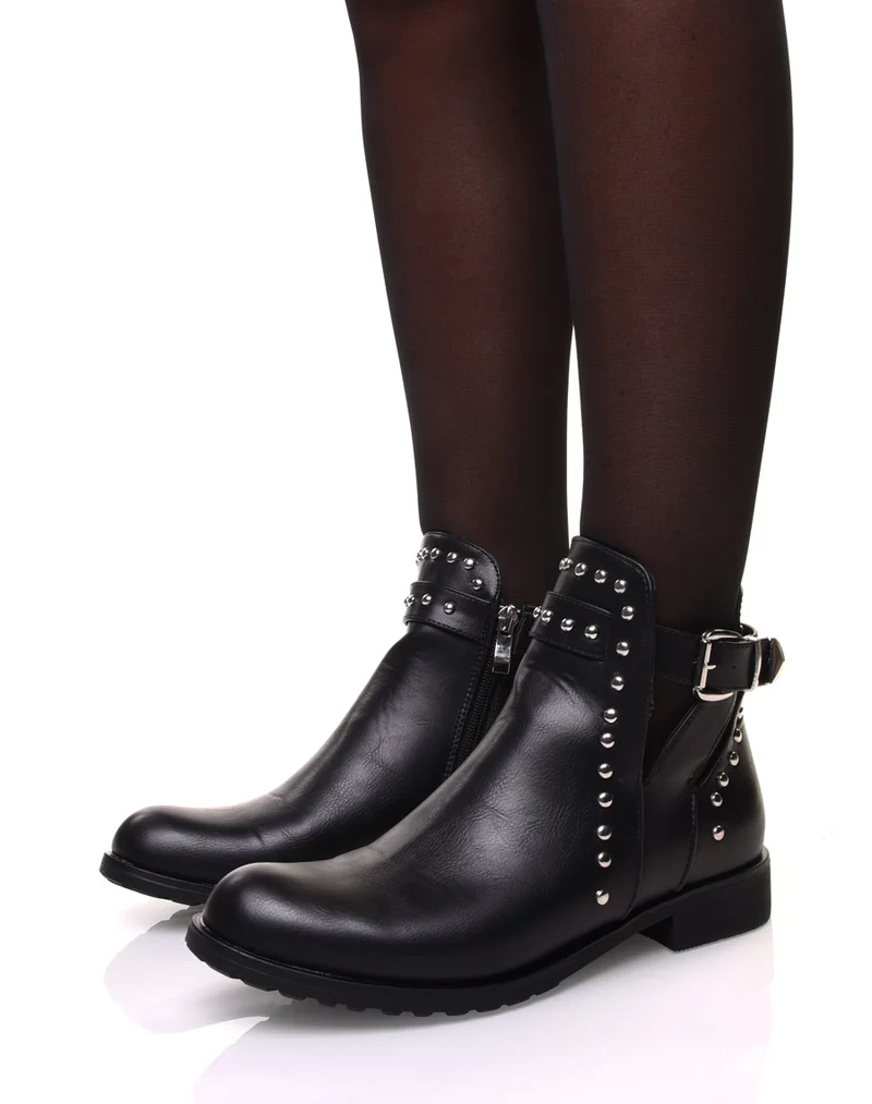 Bottines noires ajourés à clous
