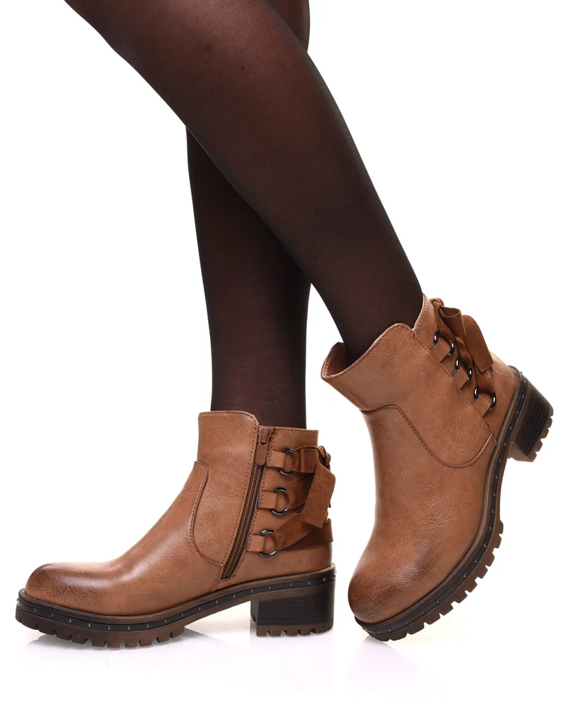 Bottines camelles à nœud et semelle crantée