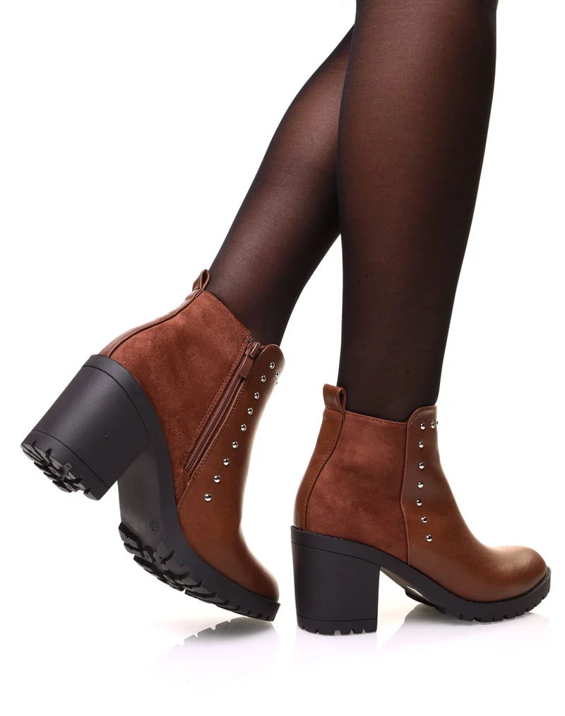Bottines camelles bi matières et détails cloutés