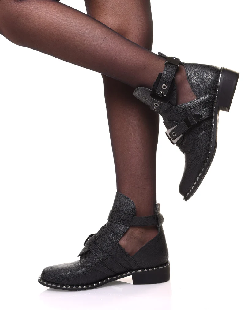 Bottines noires ajourées semelles cloutées