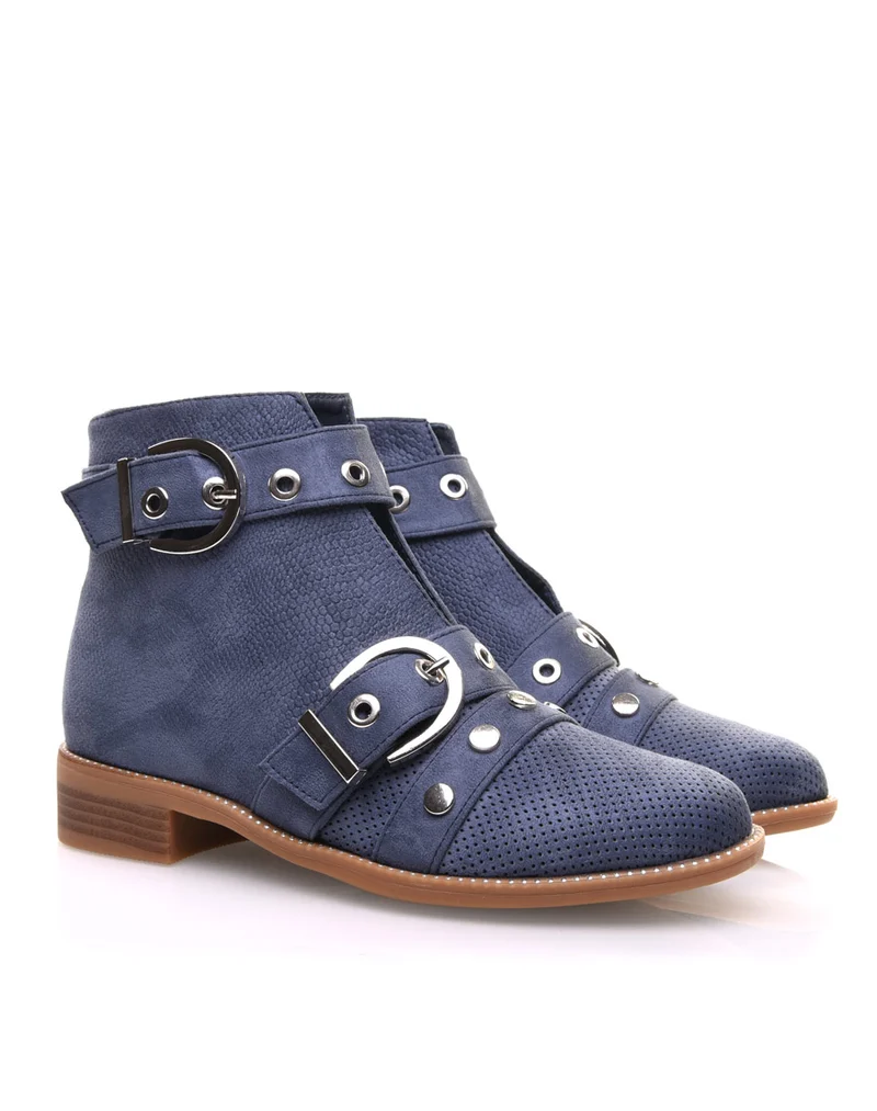 Bottines bleues lanières cloutées ouvertes à l’avant