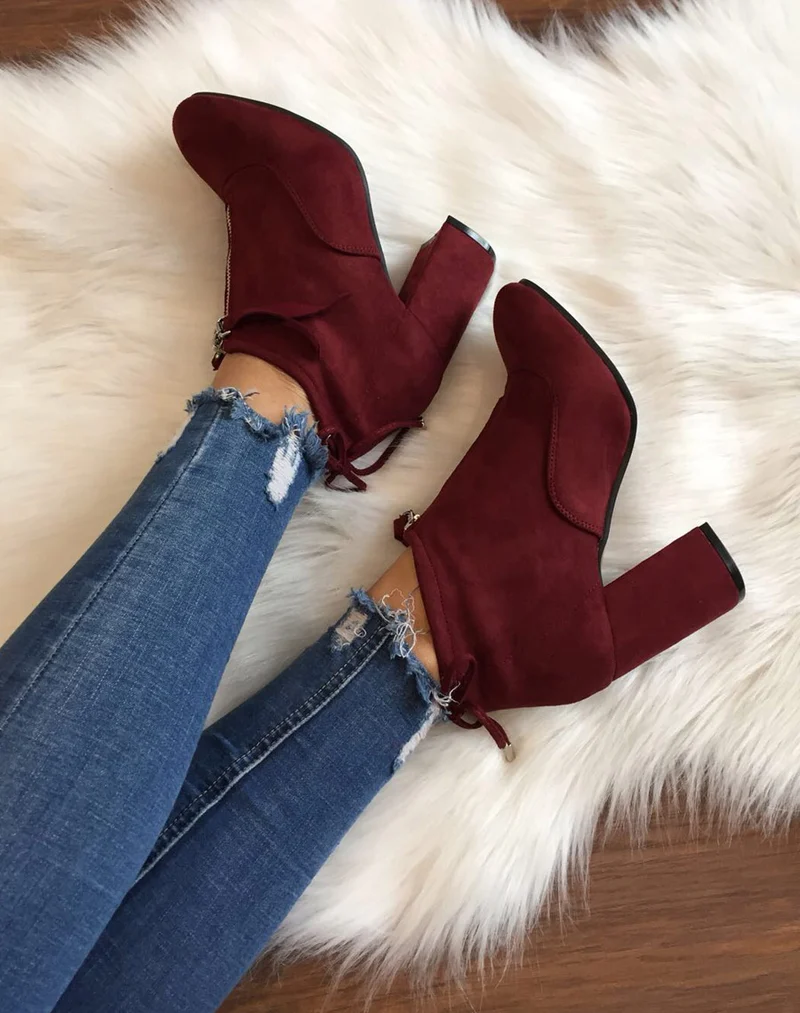 Bottines souples en suédine bordeaux à talons hauts