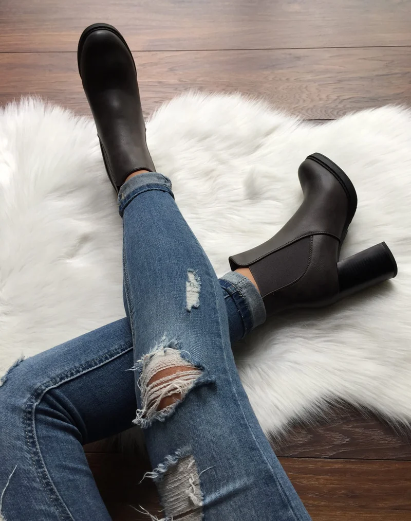 Bottines grises semi-montantes élastiques