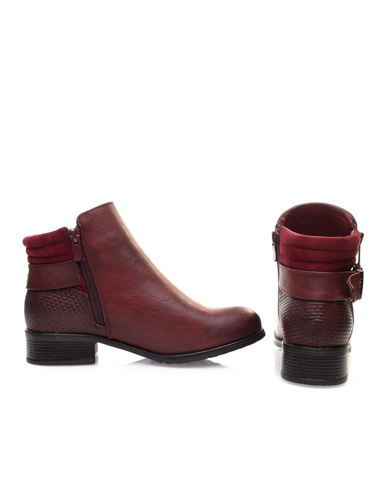 Bottines bordeaux à talons et fermetures zippées