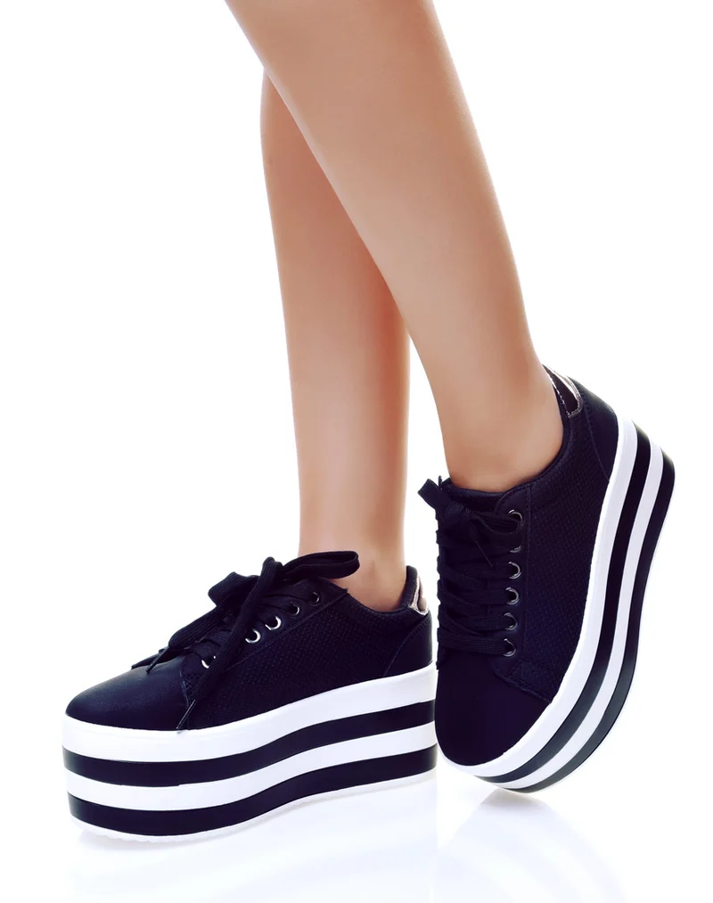 Baskets compensées noires