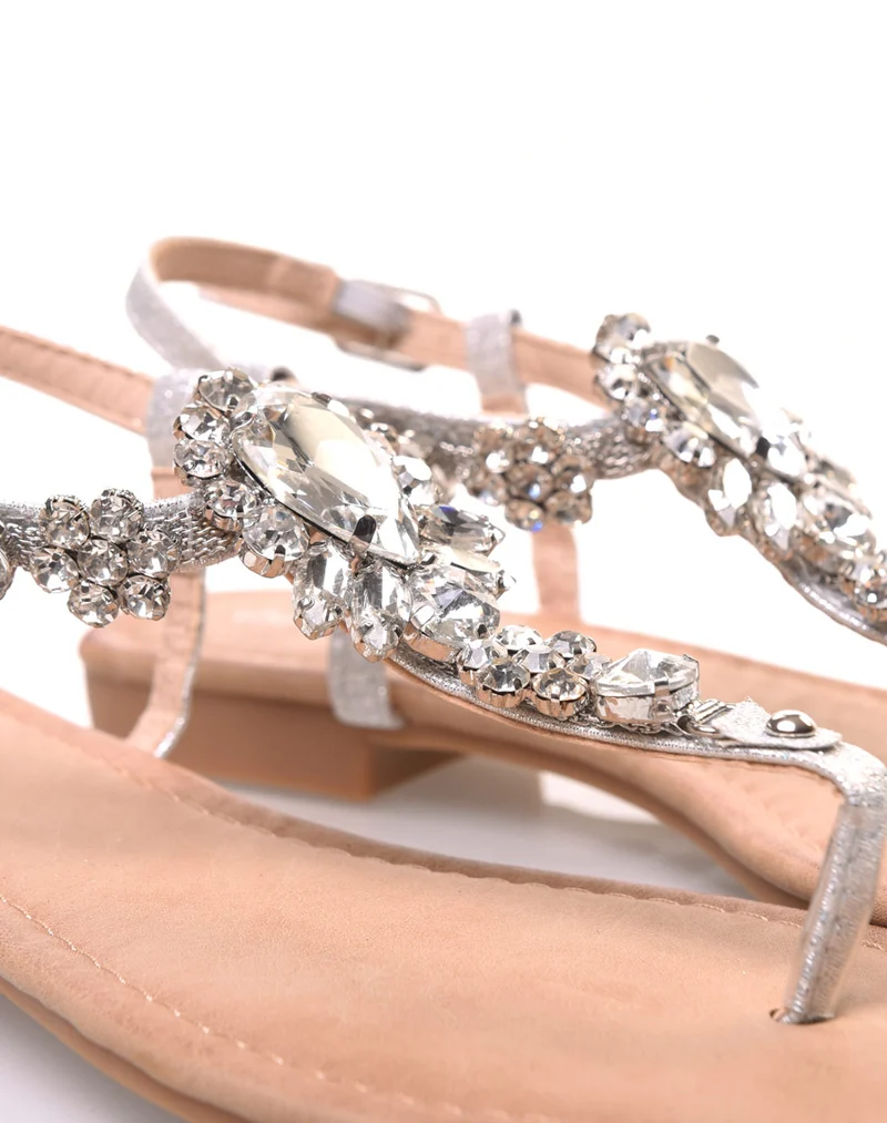 Nu-pieds gris avec Bijoux centrale
