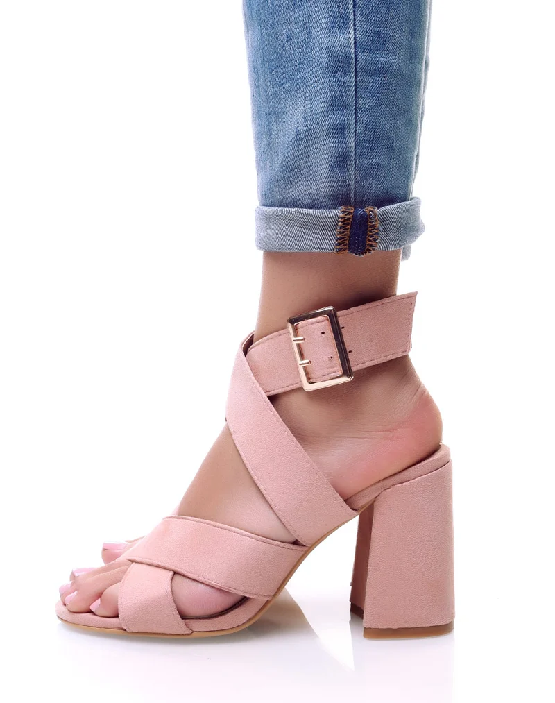 Talons en suédine multi-lanières roses